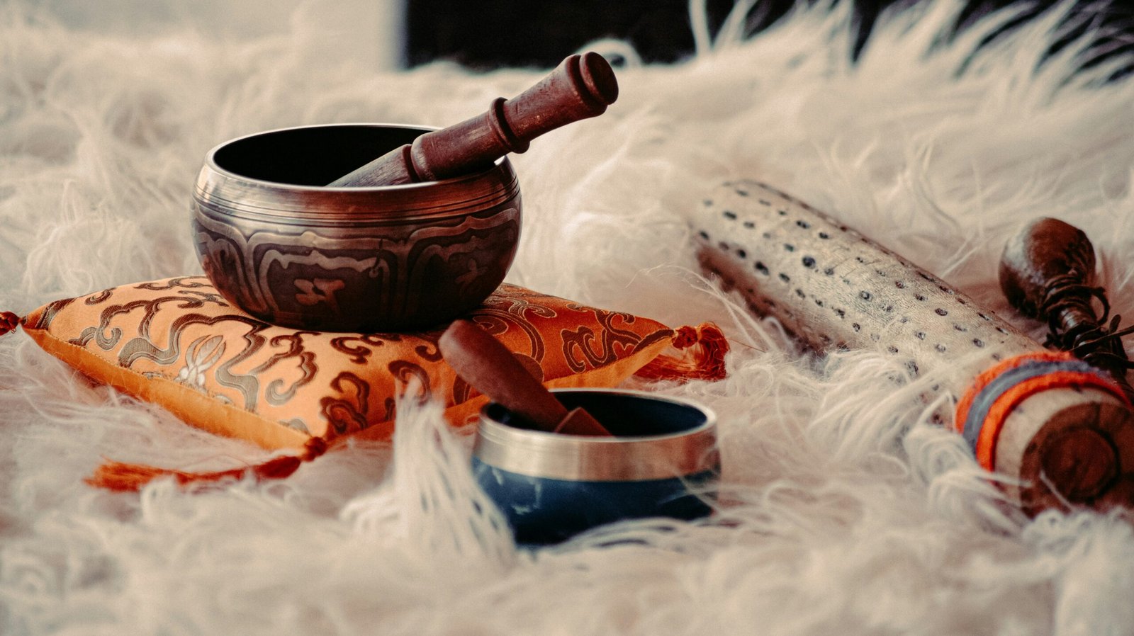 From Decluttering to Space Healing: Organizing Your Room is Also Organizing Your Emotions
